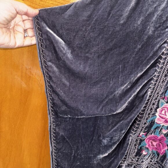 Johnny Was Tilda Tunic Top Velvet Gray Floral Embroidered Poncho Boho M V Neck - Picture 4 of 11